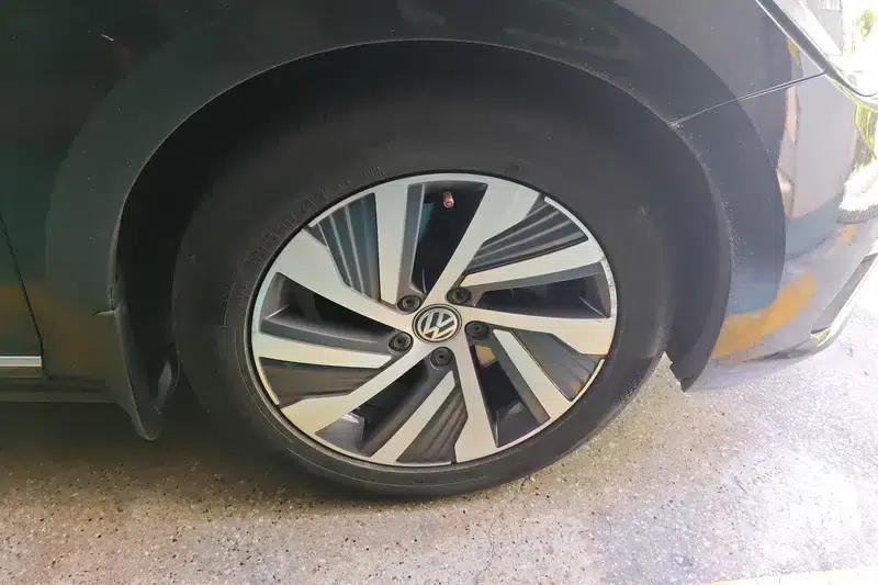 2020 Volkswagen Passat PHEV 430PHEV Hybrid Luxury Edition (China VI Emission Standard) — миниатюра 4