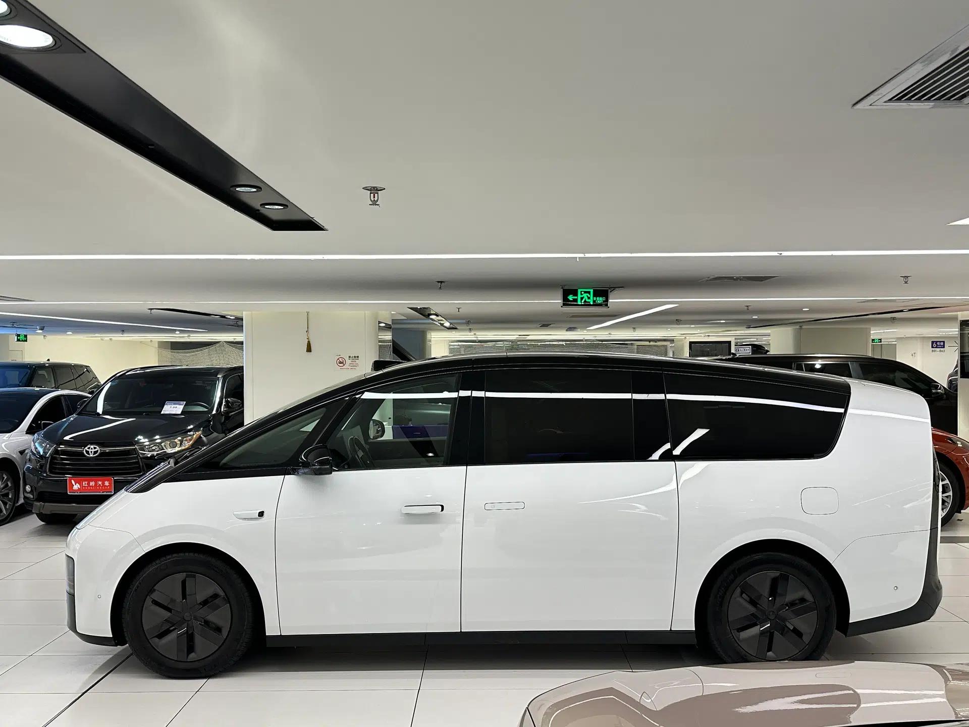 Li Auto MEGA 2024 Ultra Model — миниатюра 14