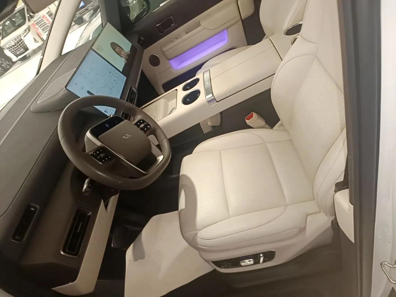 Li Auto MEGA 2024 Ultra Model — миниатюра 24