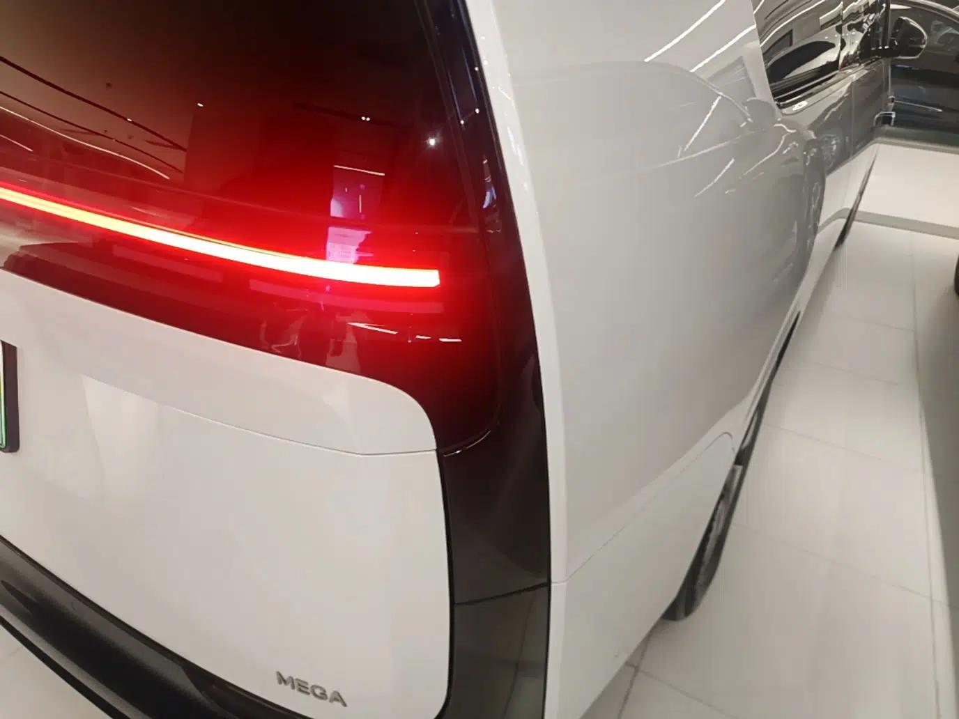 Li Auto MEGA 2024 Ultra Model — миниатюра 9