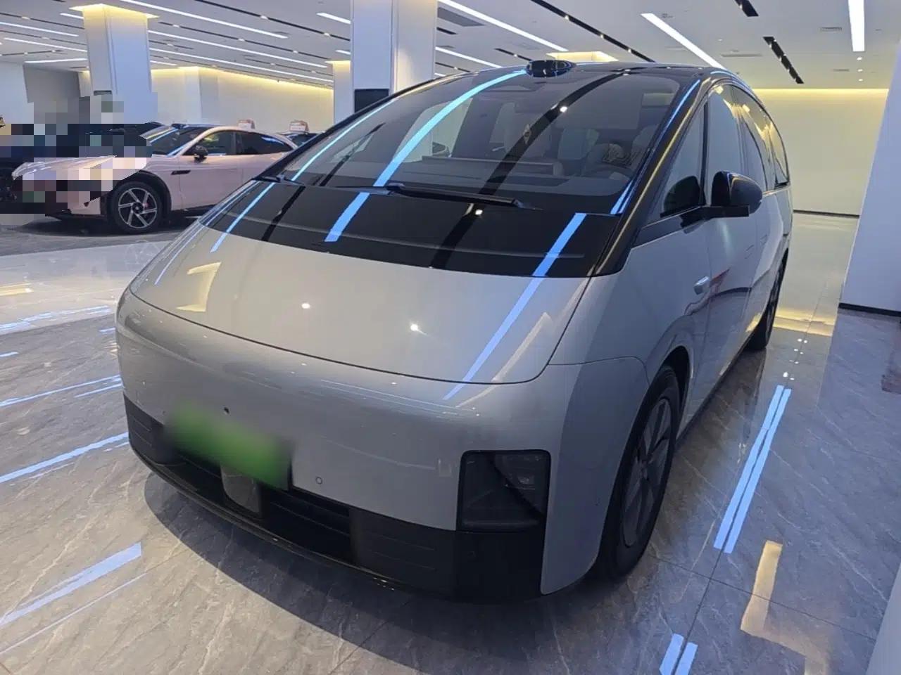 Li Auto MEGA 2025 Ultra Smart Refreshed Edition — миниатюра 1