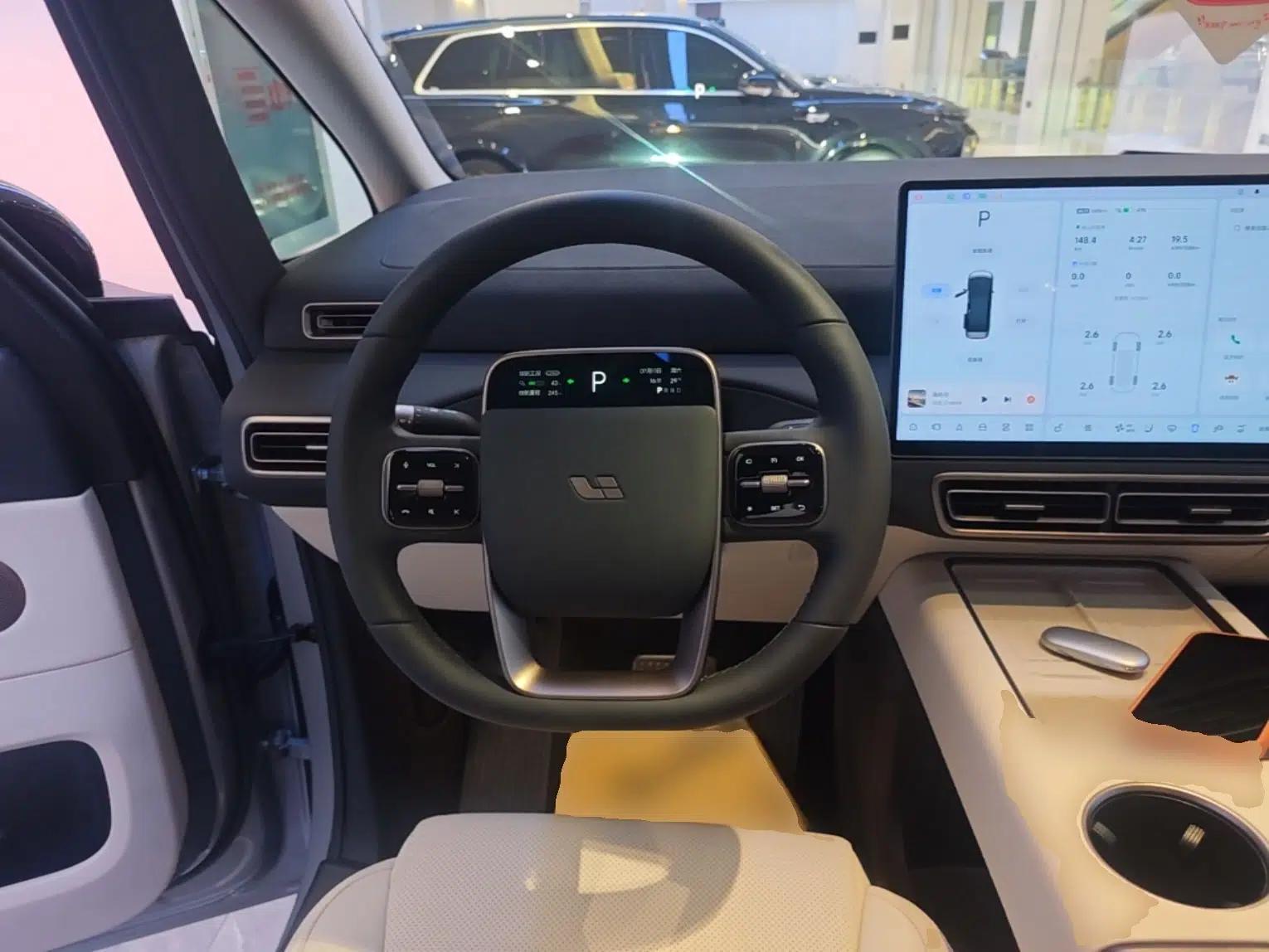 Li Auto MEGA 2025 Ultra Smart Refreshed Edition — миниатюра 13