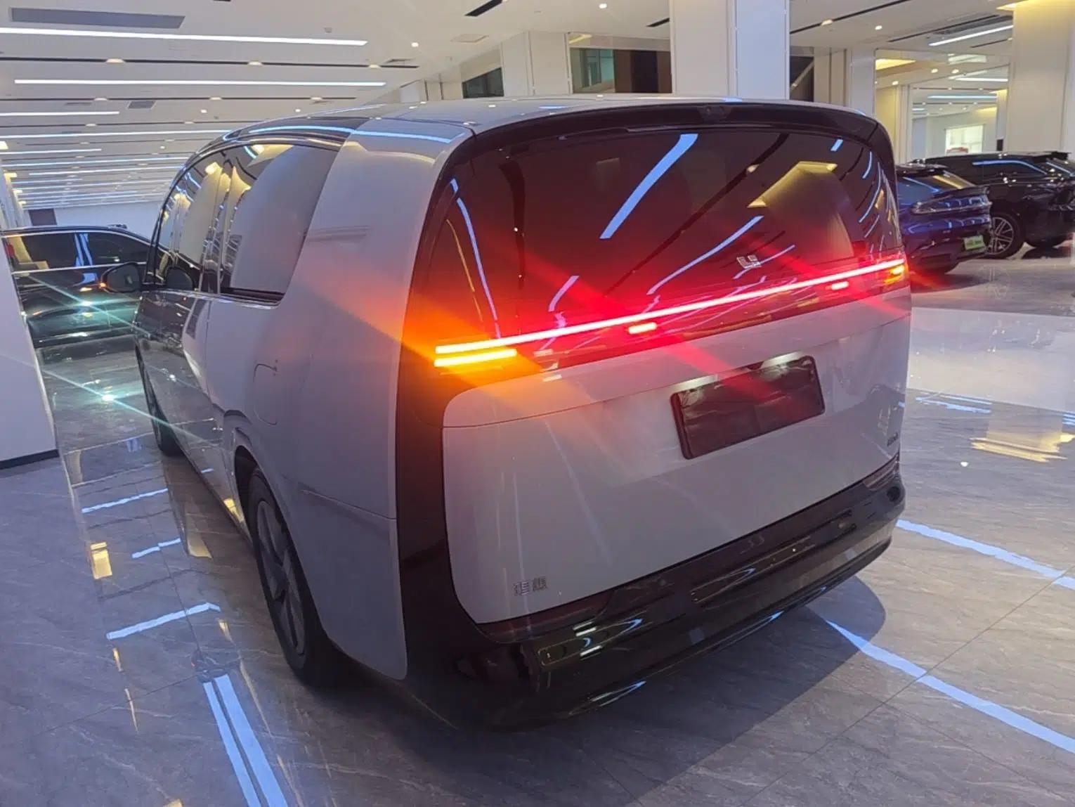 Li Auto MEGA 2025 Ultra Smart Refreshed Edition — миниатюра 4