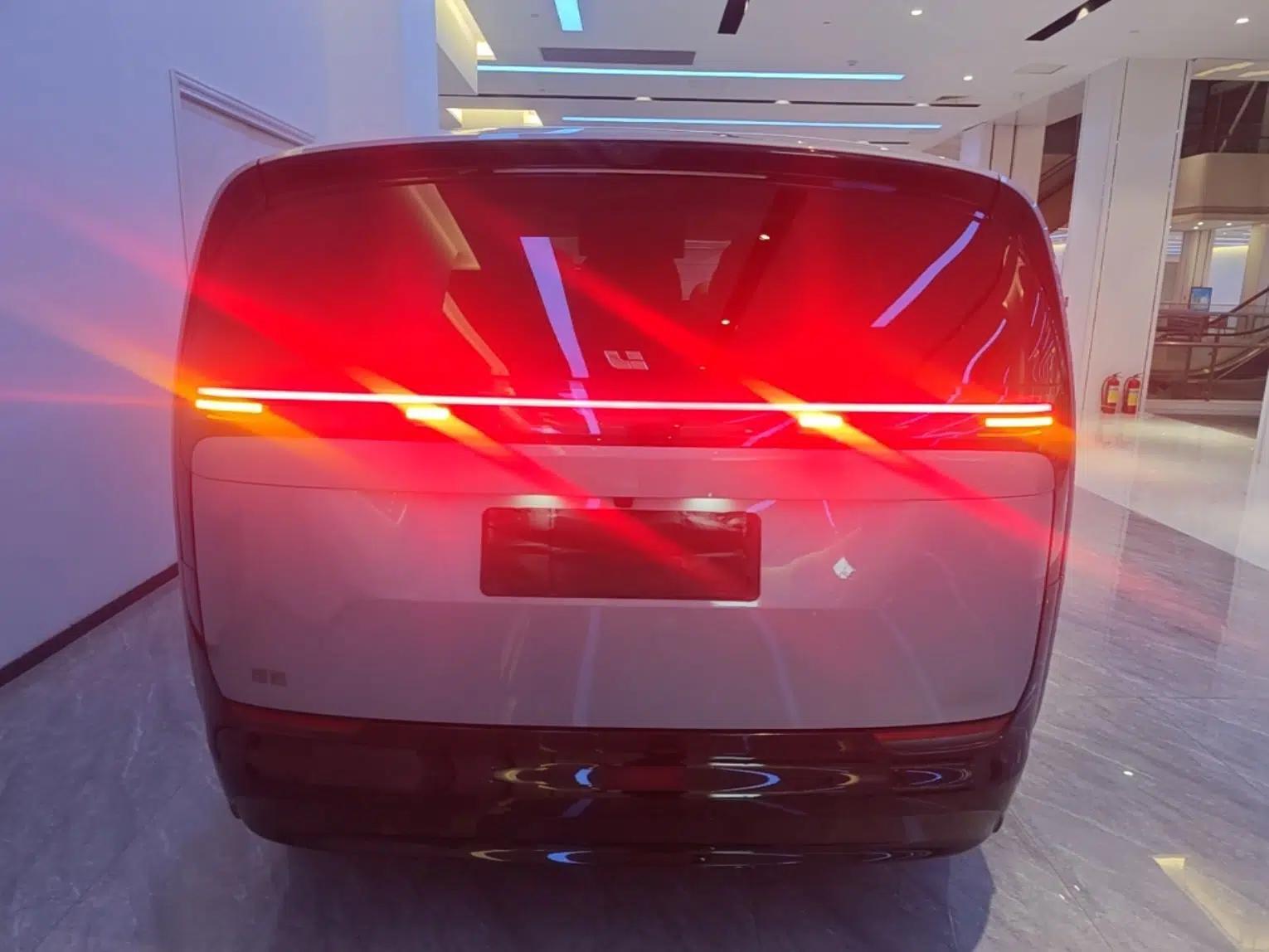 Li Auto MEGA 2025 Ultra Smart Refreshed Edition — миниатюра 5