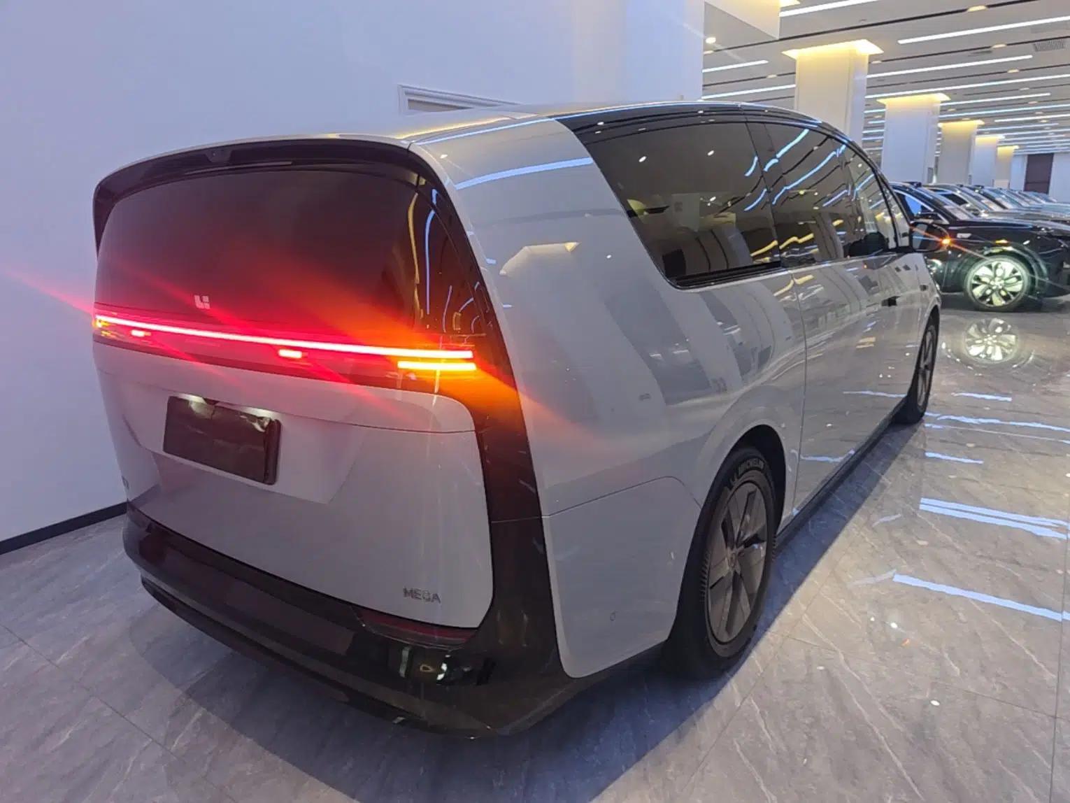 Li Auto MEGA 2025 Ultra Smart Refreshed Edition — миниатюра 6