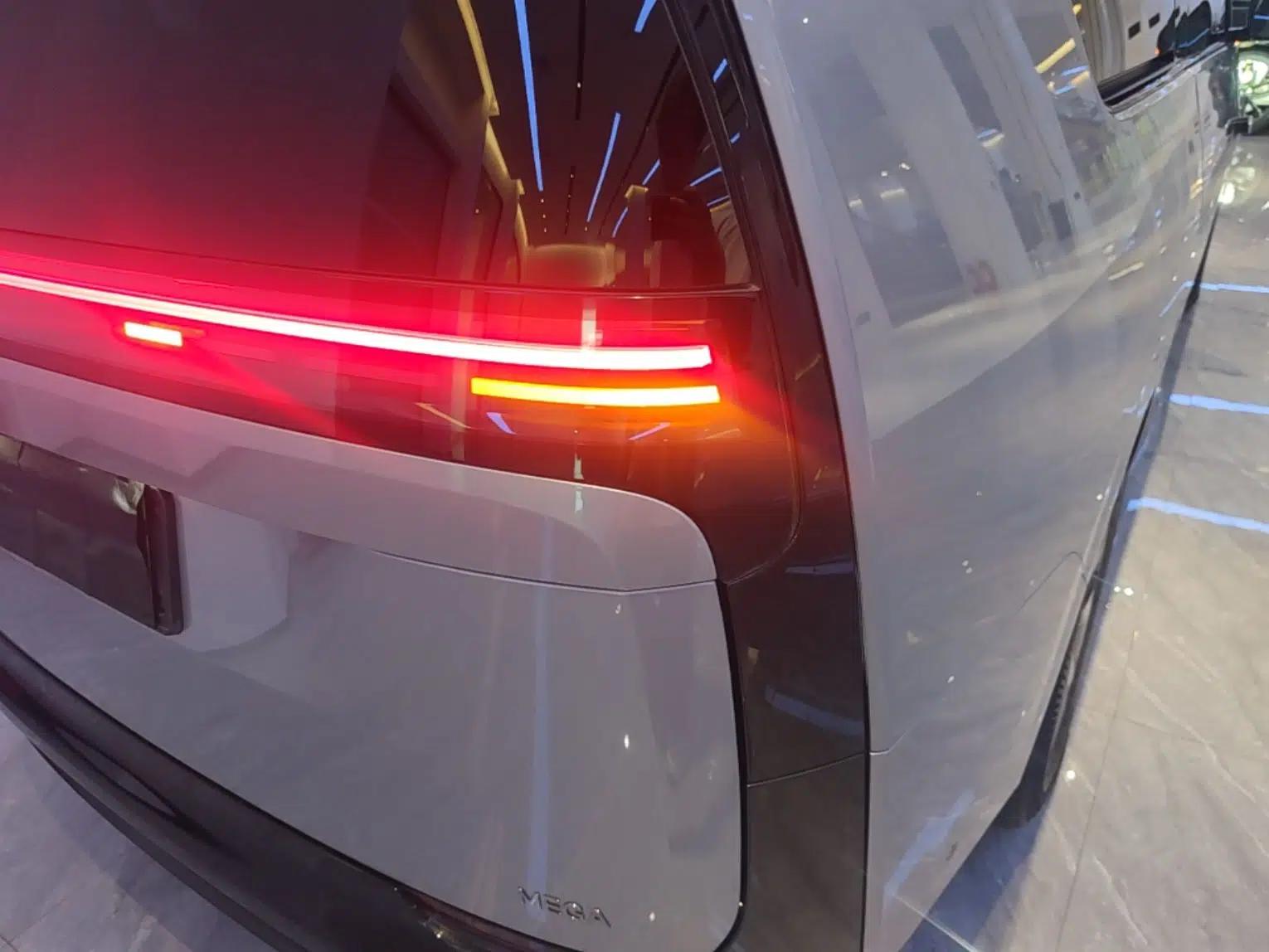 Li Auto MEGA 2025 Ultra Smart Refreshed Edition — миниатюра 9