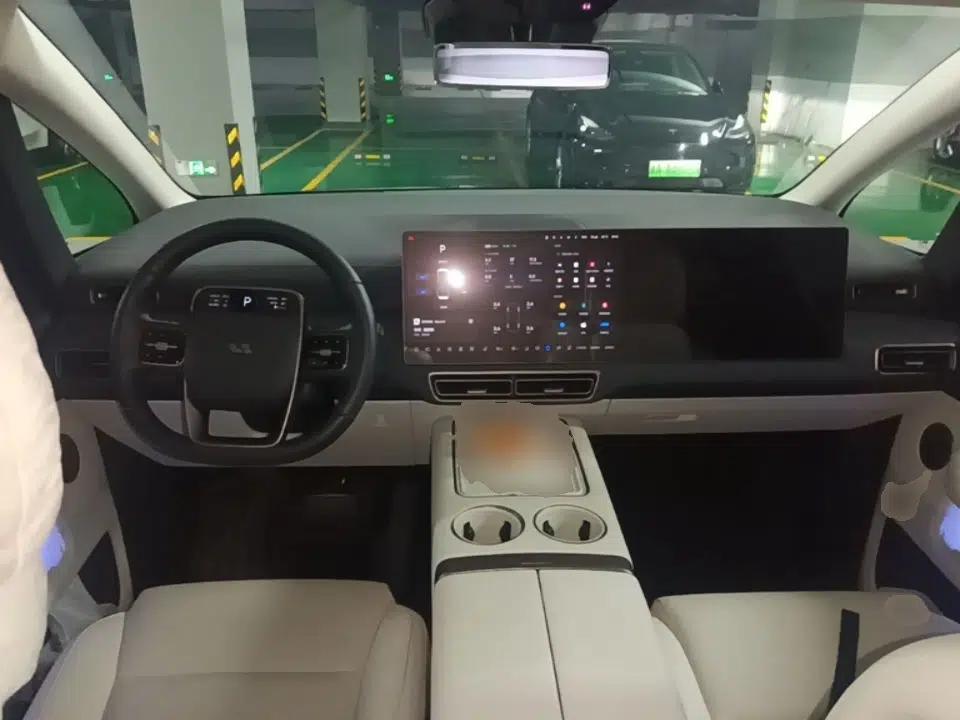 Li Auto MEGA 2025 Home Family Special Edition — миниатюра 17