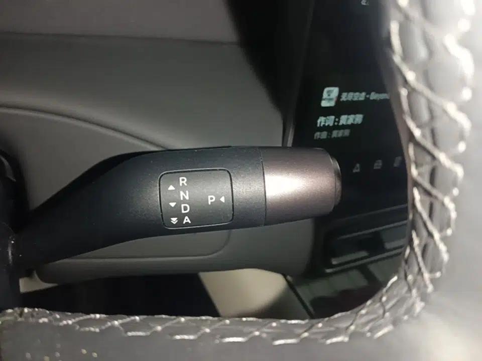 Li Auto MEGA 2025 Home Family Special Edition — миниатюра 21