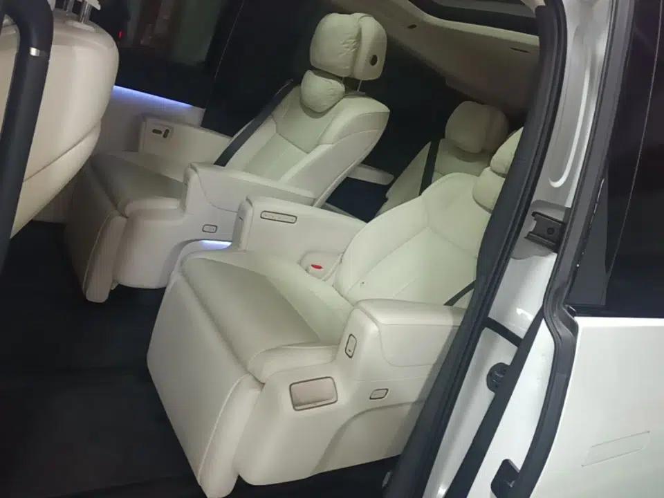 Li Auto MEGA 2025 Home Family Special Edition — миниатюра 25