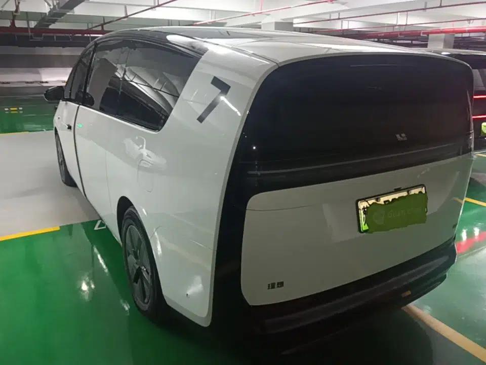 Li Auto MEGA 2025 Home Family Special Edition — миниатюра 4