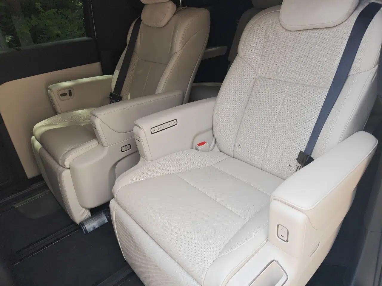 Li Auto MEGA 2025 Home Family Special Edition — миниатюра 17