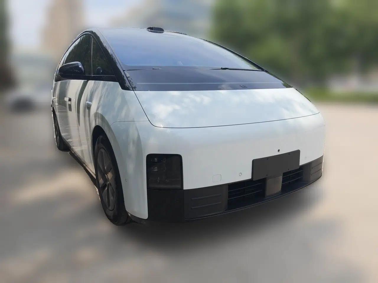 Li Auto MEGA 2025 Home Family Special Edition — миниатюра 3