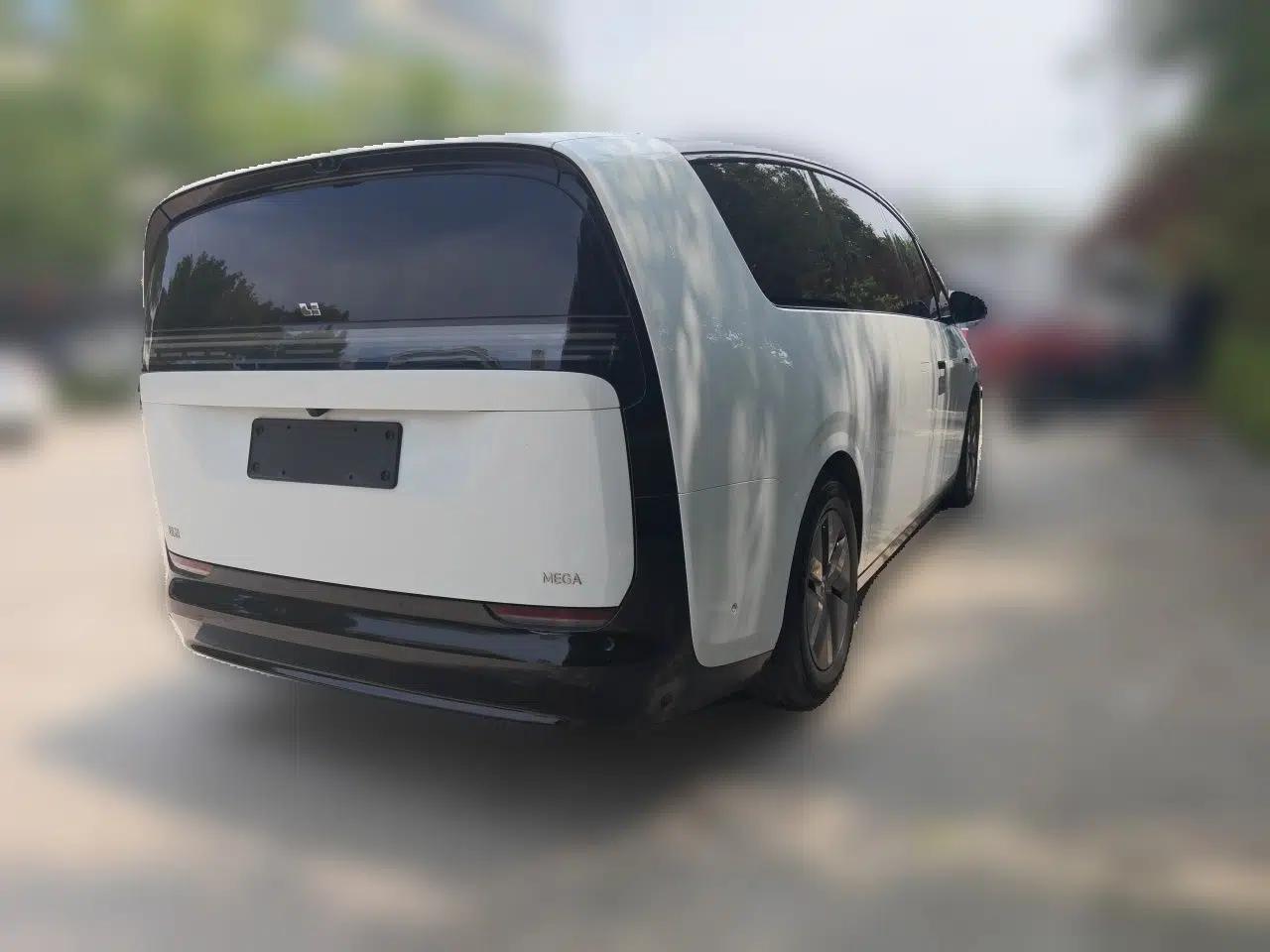 Li Auto MEGA 2025 Home Family Special Edition — миниатюра 6