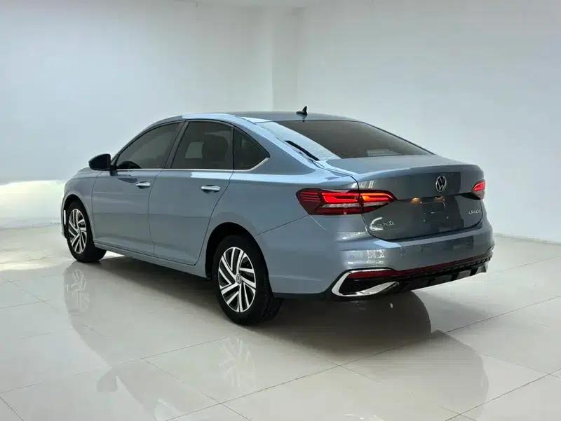2023 Volkswagen Lavida Facelift 1.5L Automatic Five Million Edition — миниатюра 4