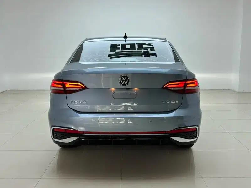 2023 Volkswagen Lavida Facelift 1.5L Automatic Five Million Edition — миниатюра 5