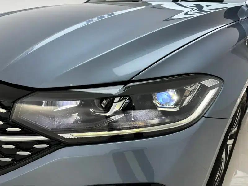 2023 Volkswagen Lavida Facelift 1.5L Automatic Five Million Edition — миниатюра 8