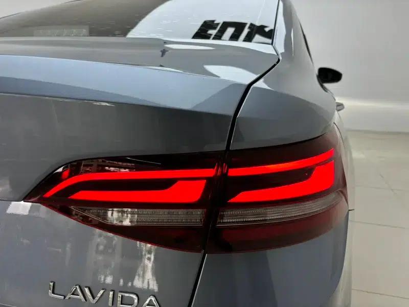 2023 Volkswagen Lavida Facelift 1.5L Automatic Five Million Edition — миниатюра 9