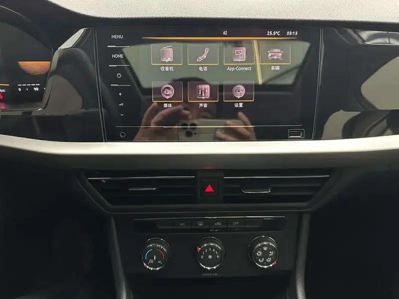 2022 Volkswagen Lavida 280TSI DSG Comfort Edition — миниатюра 11