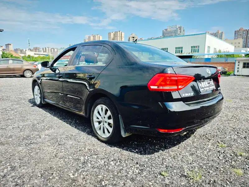 2015 Volkswagen Lavida 1.6L Automatic Comfort Edition — миниатюра 4