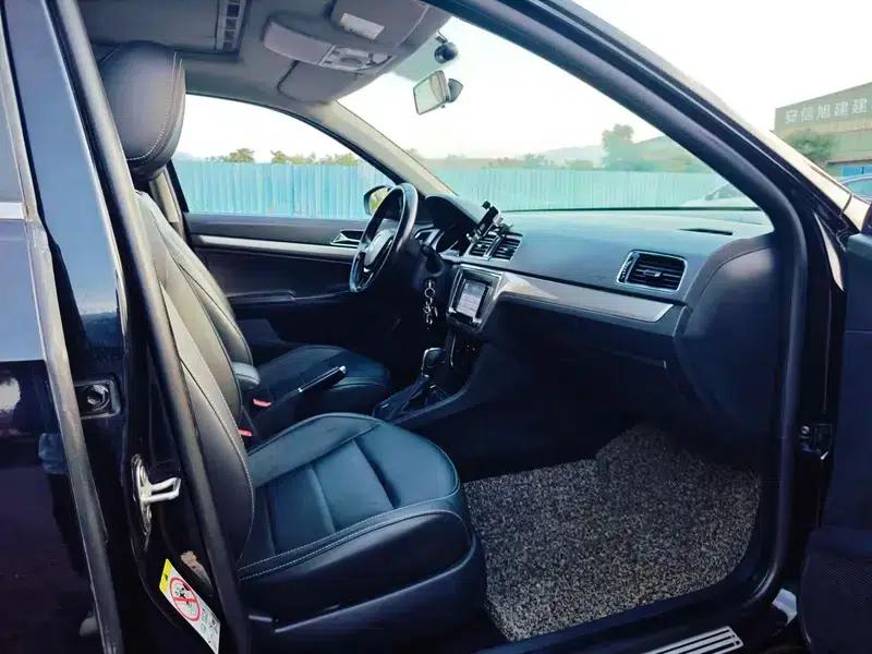 2015 Volkswagen Lavida 1.6L Automatic Comfort Edition — миниатюра 7