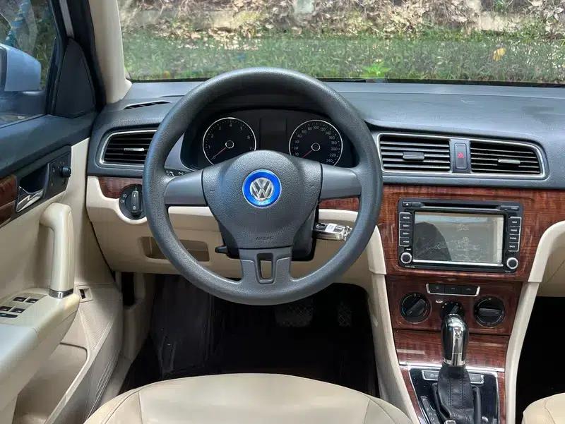 2013 Volkswagen Lavida Facelift 1.4TSI DSG Comfort Edition — миниатюра 14