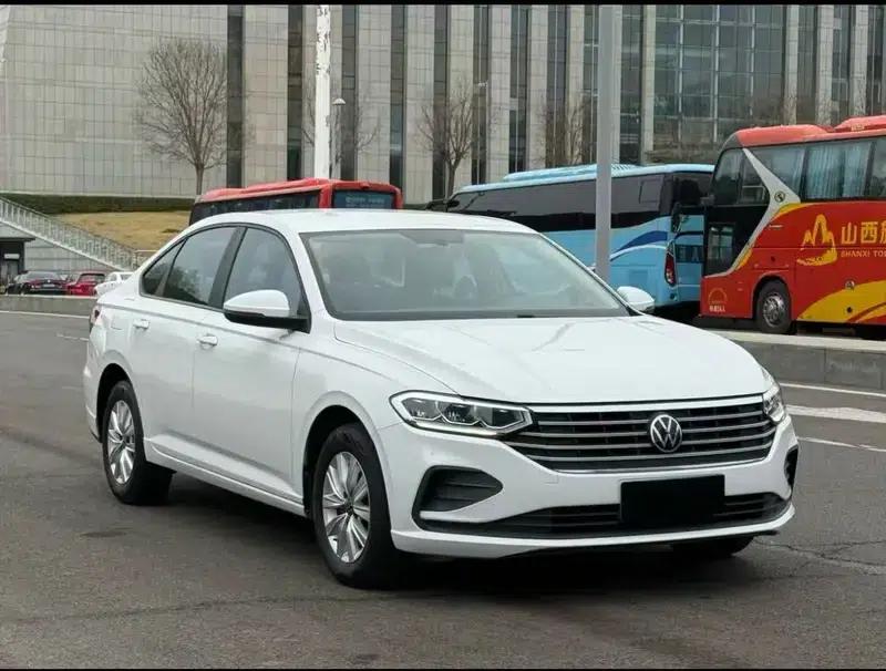 2023 Volkswagen Lavida Facelift 1.5L Automatic Comfort Edition — миниатюра 3
