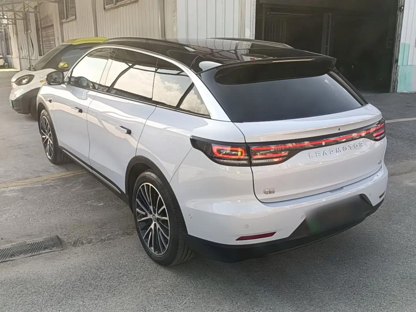 Leapmotor C11 2026 All-Electric 640 LiDAR Prestige Edition — миниатюра 4