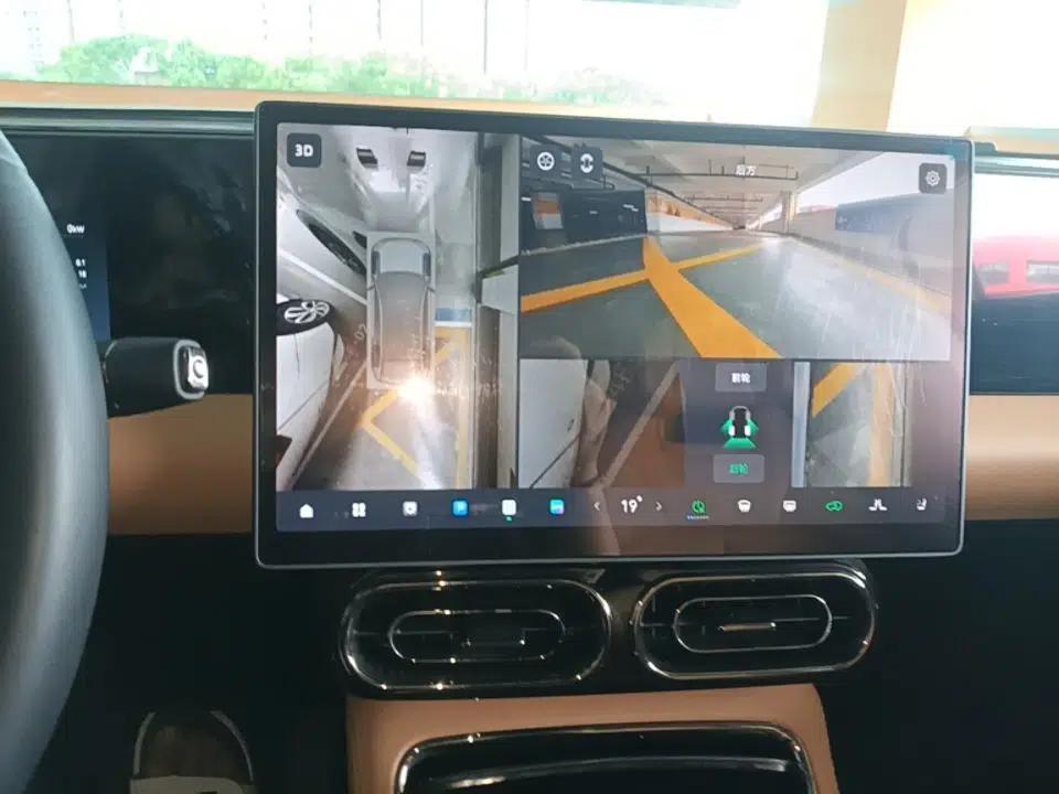 Leapmotor C11 2024 All-Electric 580 Luxury Edition — миниатюра 15
