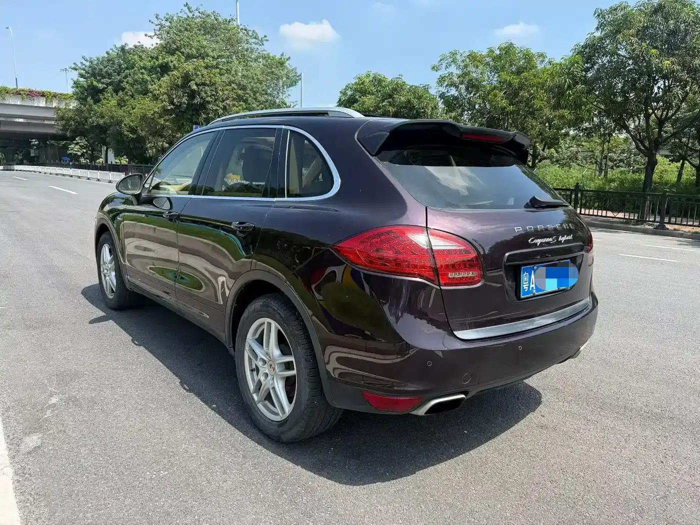 Cayenne 2011 Cayenne S Hybrid 3.0T — миниатюра 5