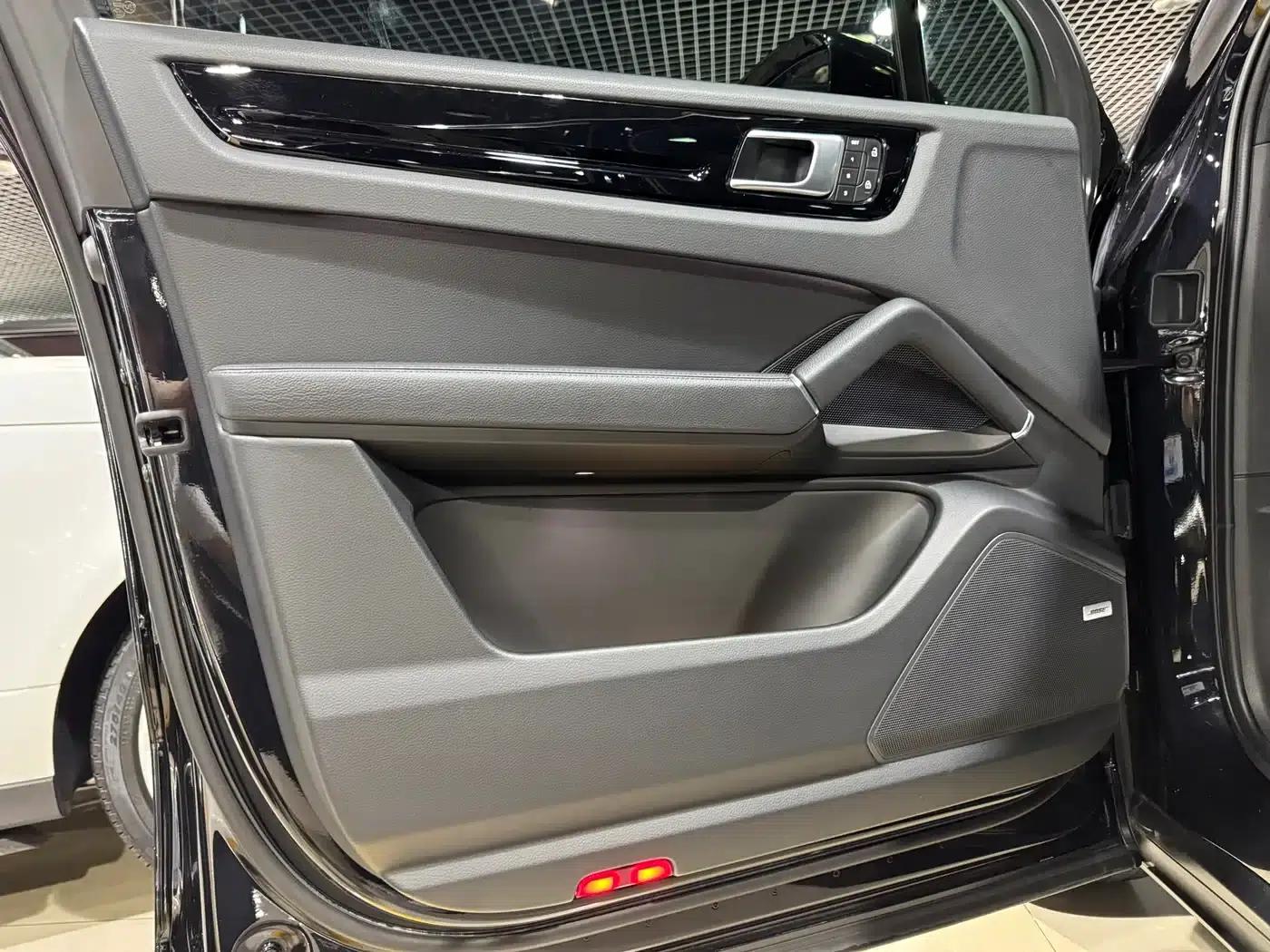 2022 Cayenne S 2.9T Platinum Edition — миниатюра 12
