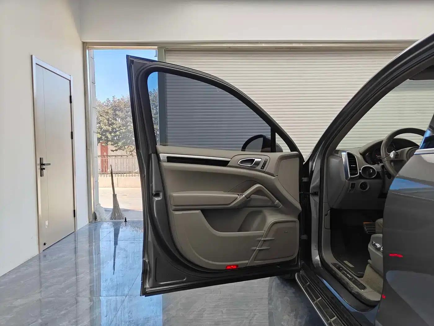 Cayenne 2011 Cayenne S 4.8L — миниатюра 8