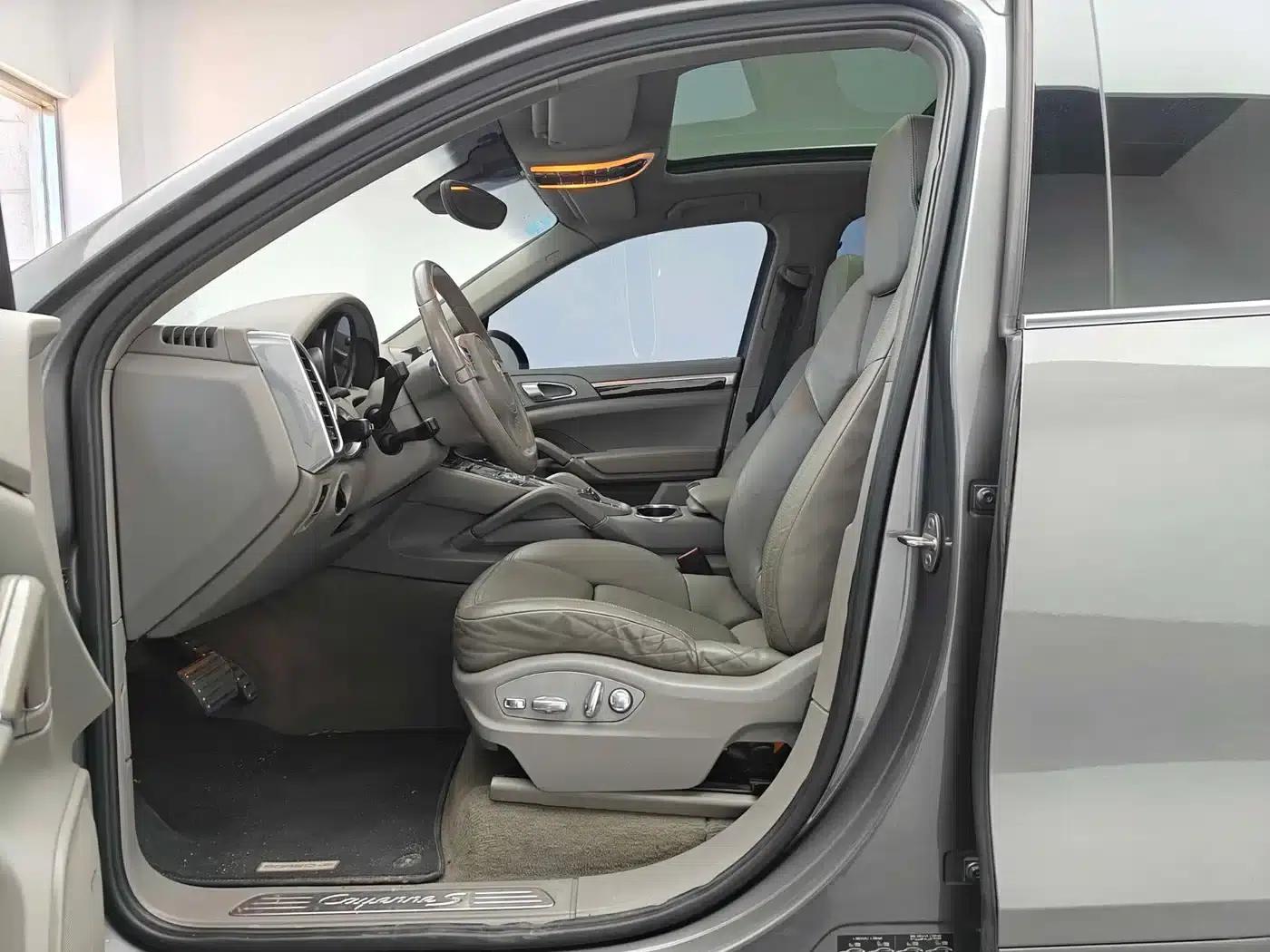 Cayenne 2011 Cayenne S 4.8L — миниатюра 9
