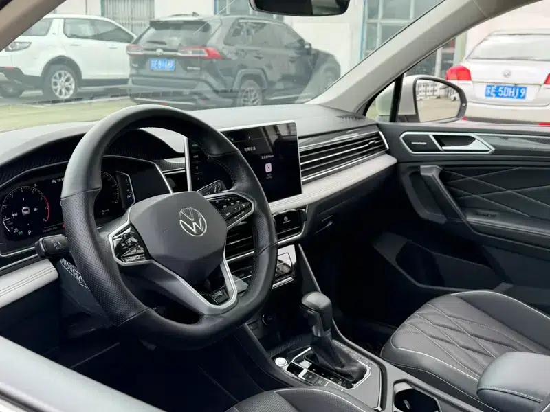 Tiguan L 2022 330TSI Automatic 2WD R-Line Premium Edition — миниатюра 11