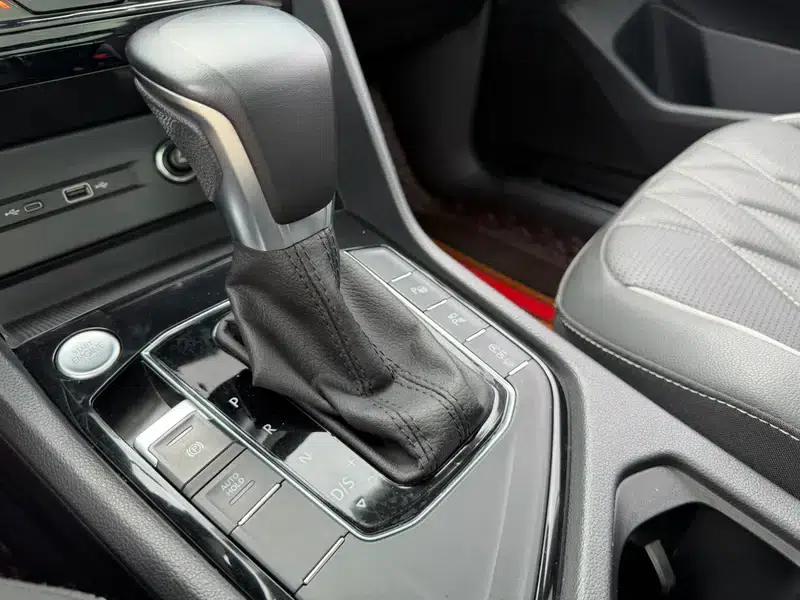 Tiguan L 2022 330TSI Automatic 2WD R-Line Premium Edition — миниатюра 13