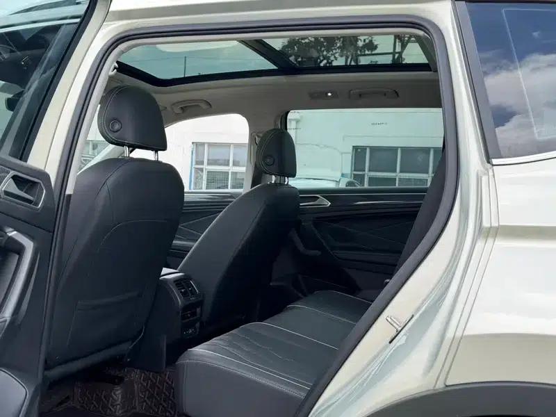 Tiguan L 2022 330TSI Automatic 2WD R-Line Premium Edition — миниатюра 15