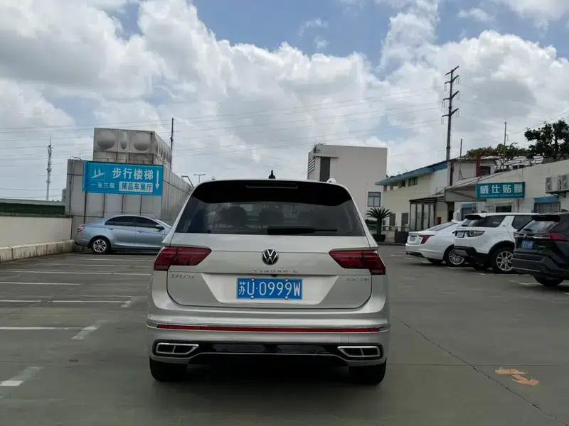 Tiguan L 2022 330TSI Automatic 2WD R-Line Premium Edition — миниатюра 5