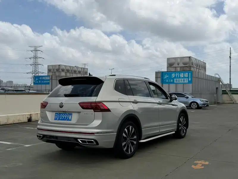 Tiguan L 2022 330TSI Automatic 2WD R-Line Premium Edition — миниатюра 6
