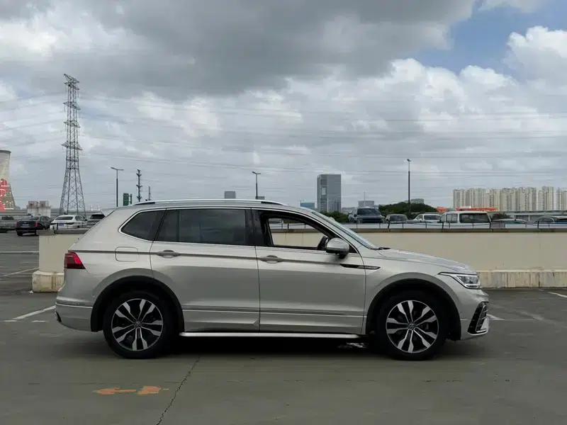 Tiguan L 2022 330TSI Automatic 2WD R-Line Premium Edition — миниатюра 7