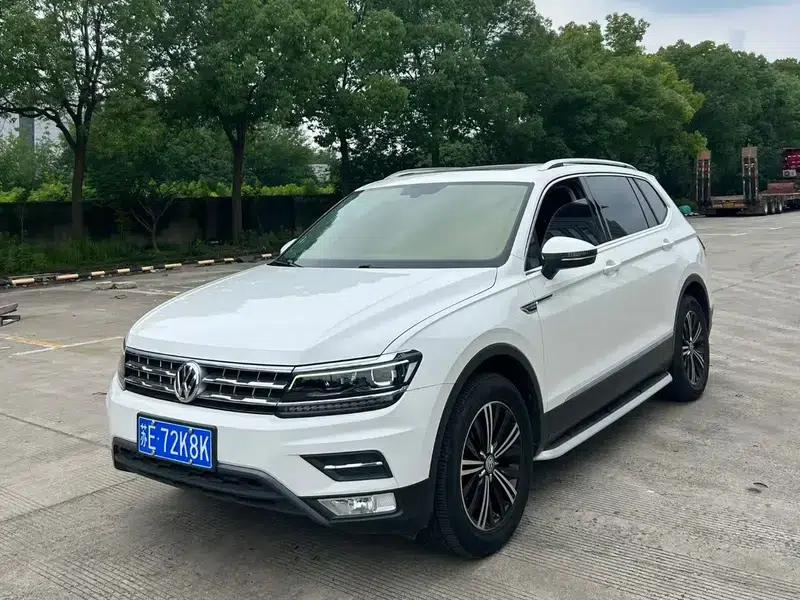 Tiguan L 2017 380TSI Automatic 4WD Luxury Edition — миниатюра 1