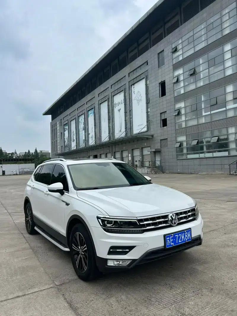 Tiguan L 2017 380TSI Automatic 4WD Luxury Edition — миниатюра 3