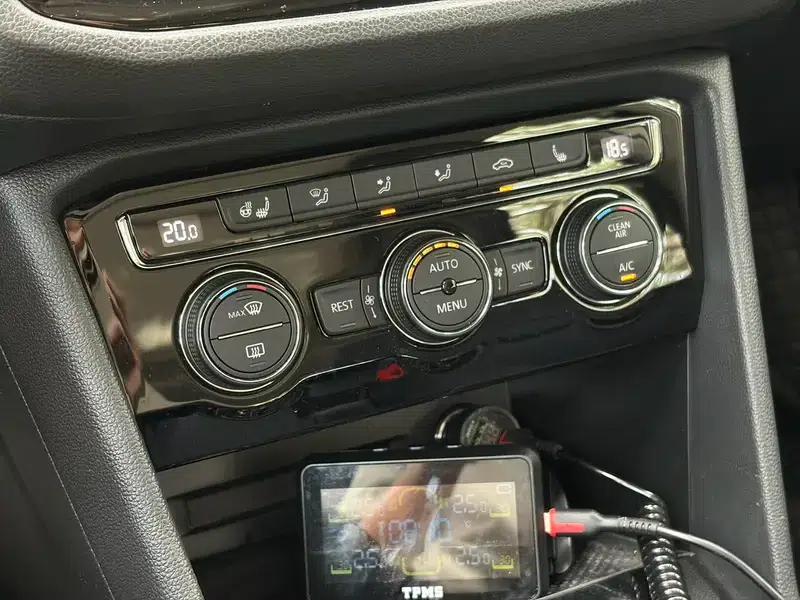 Tiguan L 2019 330TSI Automatic 2WD Smart Luxury Edition (National V Emission Standard) — миниатюра 14