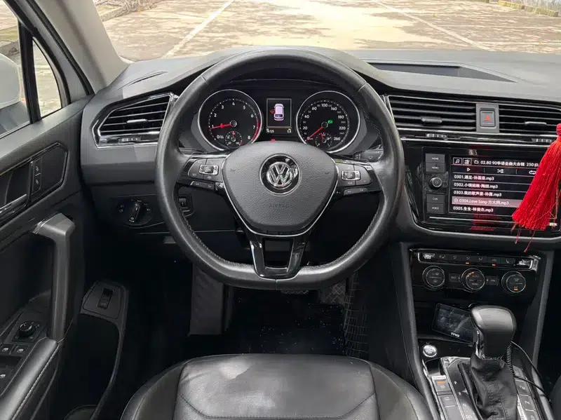 Tiguan L 2019 330TSI Automatic 2WD Smart Luxury Edition (National V Emission Standard) — миниатюра 18