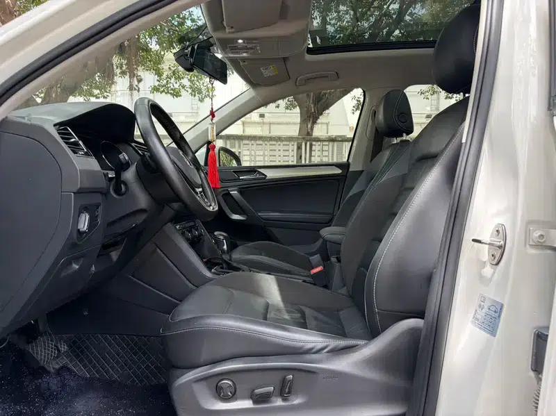 Tiguan L 2019 330TSI Automatic 2WD Smart Luxury Edition (National V Emission Standard) — миниатюра 19