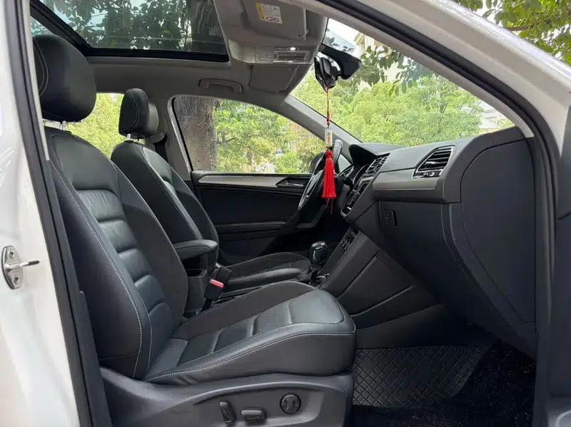 Tiguan L 2019 330TSI Automatic 2WD Smart Luxury Edition (National V Emission Standard) — миниатюра 20