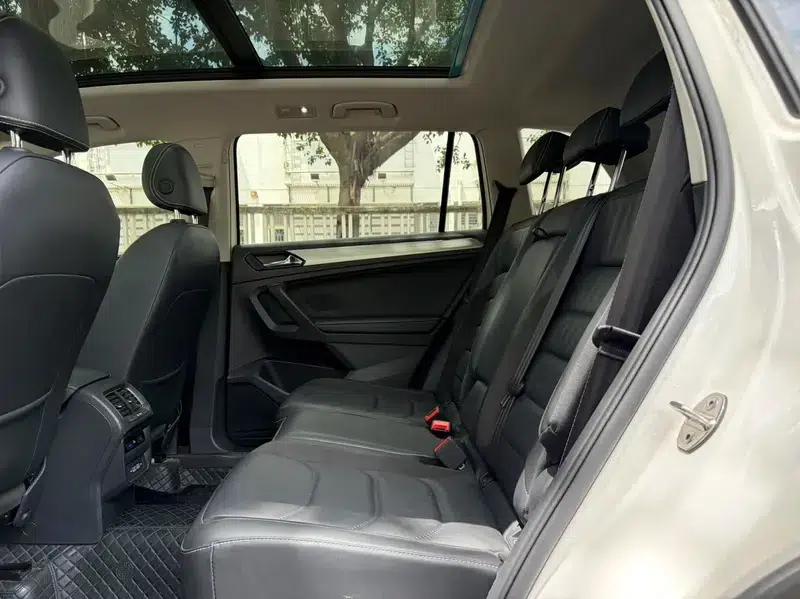 Tiguan L 2019 330TSI Automatic 2WD Smart Luxury Edition (National V Emission Standard) — миниатюра 21