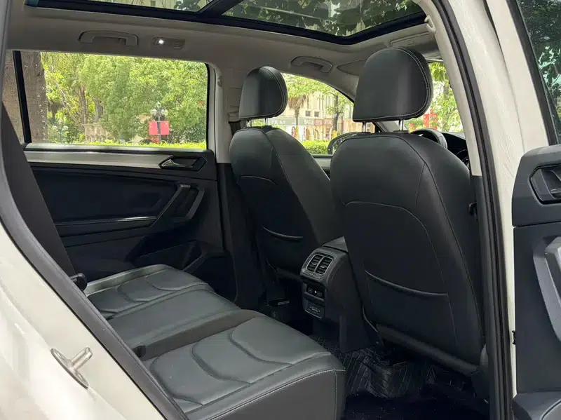 Tiguan L 2019 330TSI Automatic 2WD Smart Luxury Edition (National V Emission Standard) — миниатюра 22