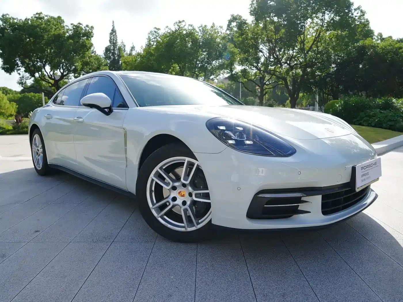 2017 Panamera 4 Executive Long Wheelbase 3.0T — миниатюра 11