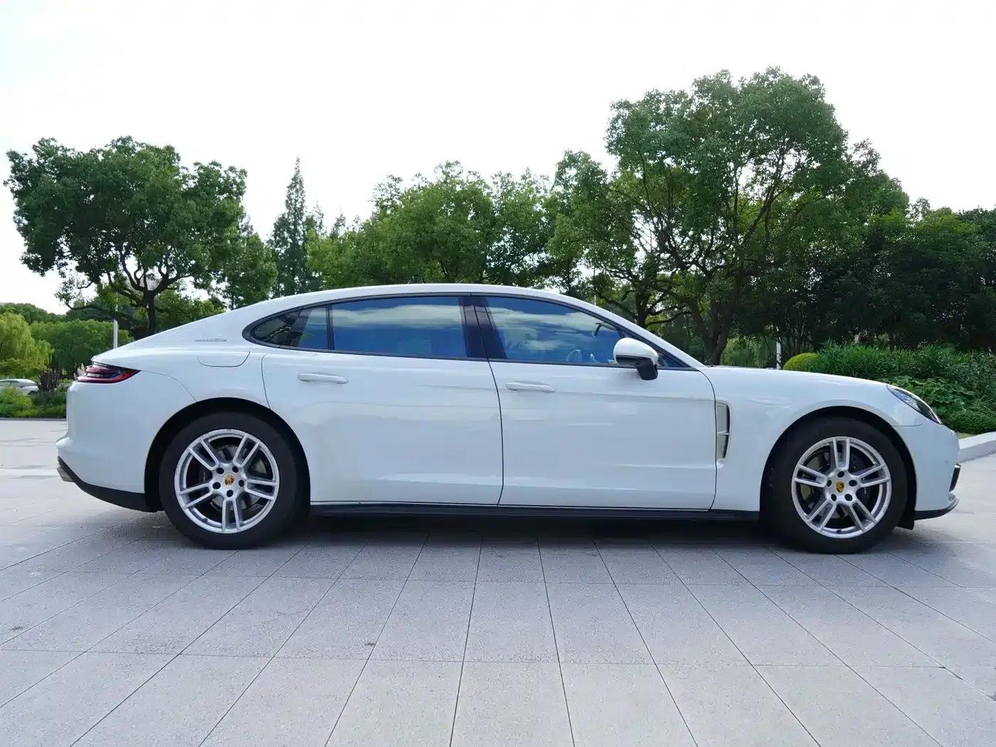 2017 Panamera 4 Executive Long Wheelbase 3.0T — миниатюра 12