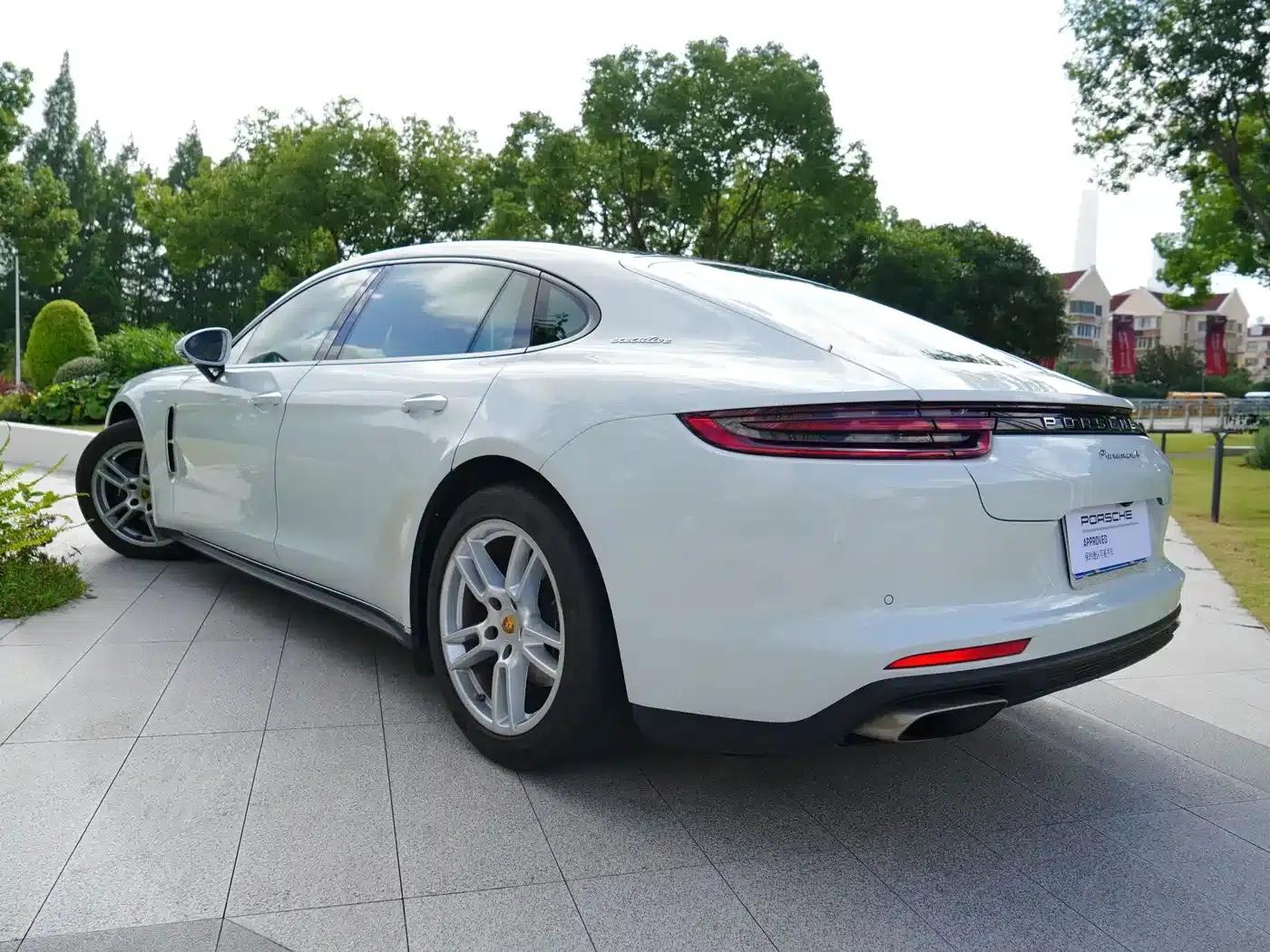 2017 Panamera 4 Executive Long Wheelbase 3.0T — миниатюра 14