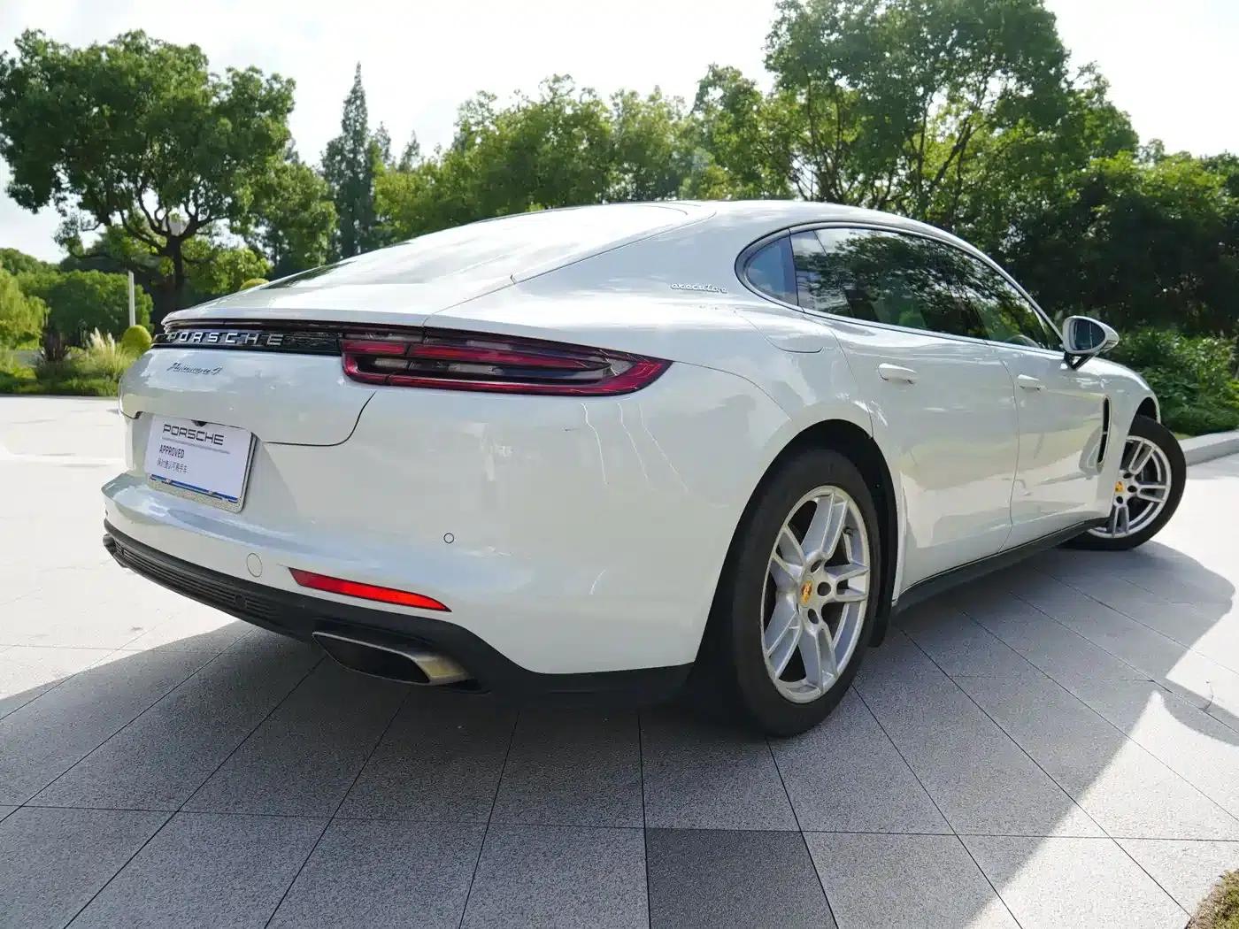 2017 Panamera 4 Executive Long Wheelbase 3.0T — миниатюра 15